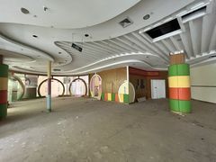 重庆直快列车重庆图书馆附近临街商铺出租，适合批发出版物，设施齐全